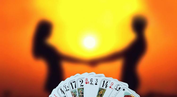 टैरो रीडिंग में किंग ऑफ कप्स कार्ड का अर्थ द किंग ऑफ कप्स टैरो - काम और मामलों के लिए भाग्य बताने का अर्थ